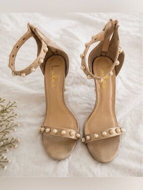 Lulu's Nude Pearl-Trim Ankle-Strap Elegant Bridal Wedding Heels Size 8